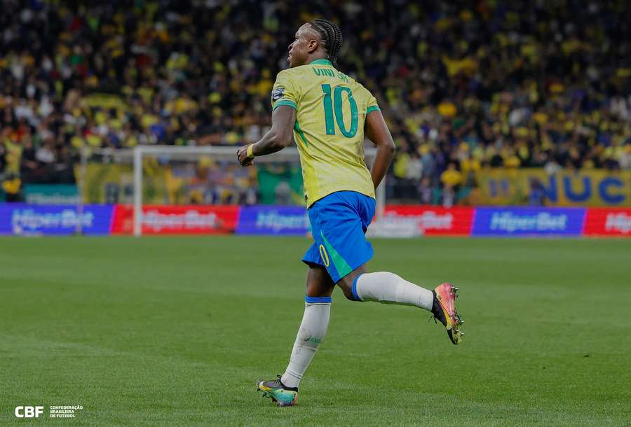 Vinicius Junior, o 10 da Seleção Brasileira na ausência de Neymar, fez o golo da vitória Vinicius Junior, o 10 da Seleção Brasileira na ausência de Neymar, fez o golo da vitória