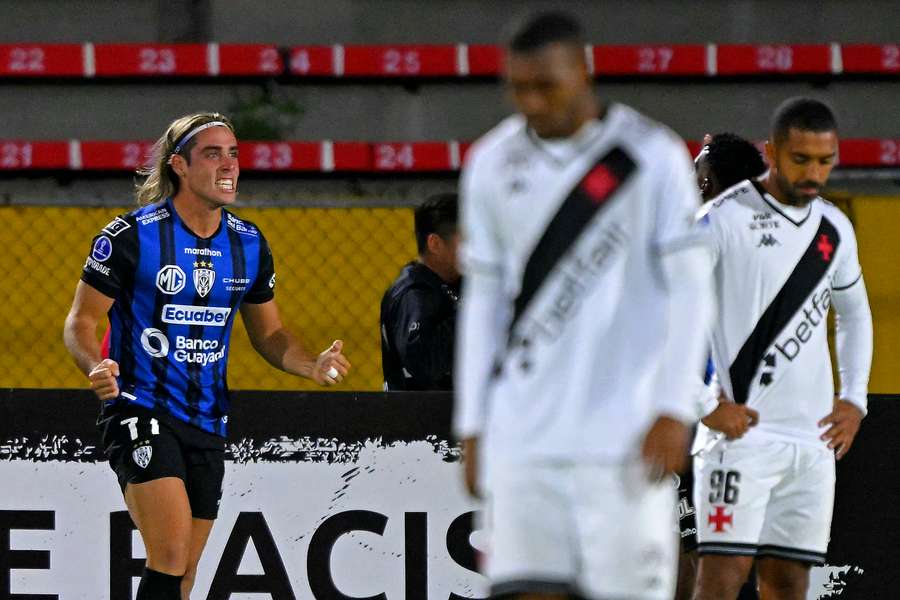 Spinelli fez o terceiro gol em Independiente del Valle 4x0 Vasco Spinelli fez o terceiro gol em Independiente del Valle 4x0 Vasco
