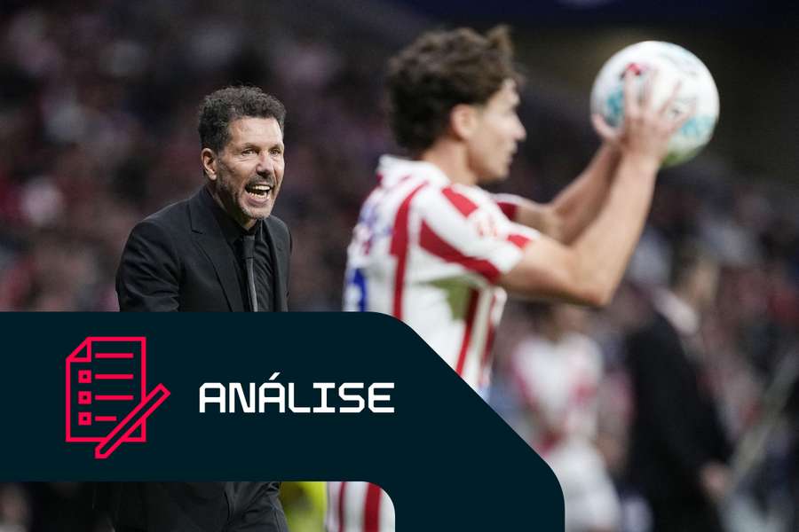 Diego Simeone a dar instruções a Julián Álvarez