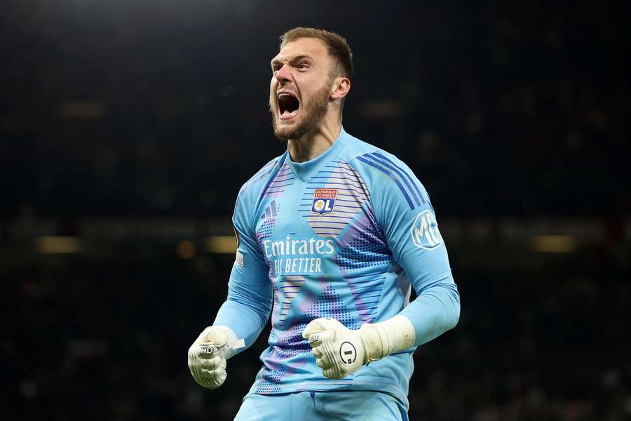 Lucas Perri ao serviço do Lyon