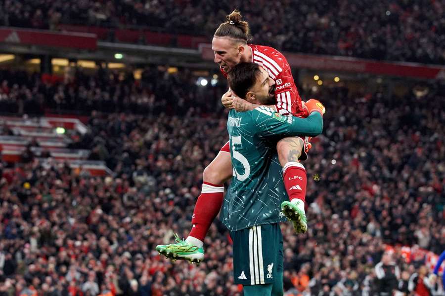 Manchester City i Liverpool z awansami do  Pucharze Ligi dopiero po karnych