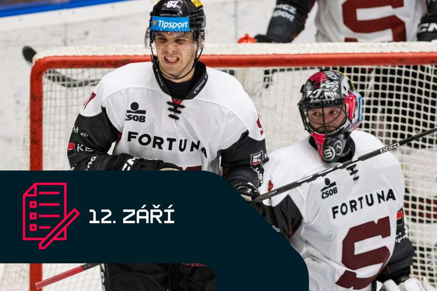 Dominik Mašín a brankář Josef Kořenář ze Sparty.