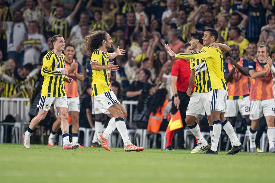 Fenerbahce vyhrálo 2:0. Fenerbahce vyhrálo 2:0.