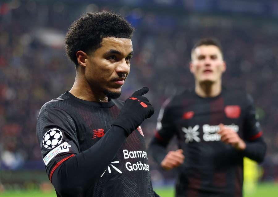 Malik Tillman cieszy się z gola