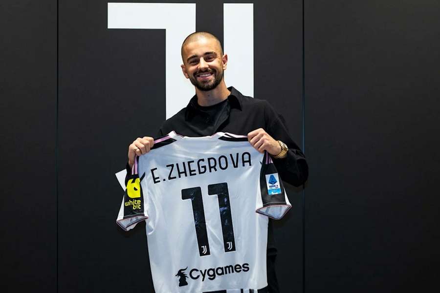 Zhegrova é uma das novidades na Juventus