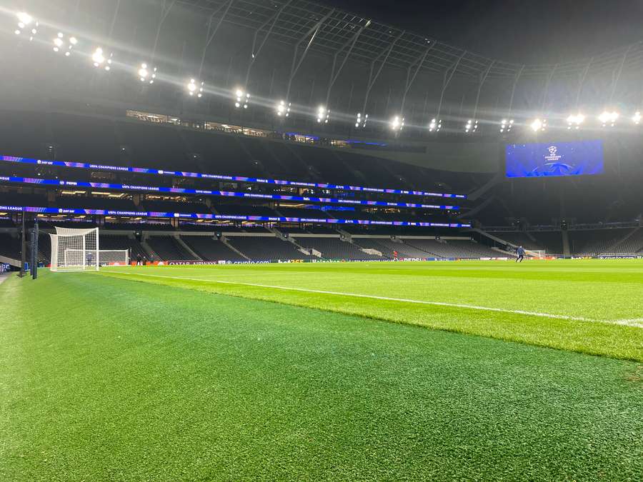 Stadion Tottenhamu den před zápasem se Slavií. Stadion Tottenhamu den před zápasem se Slavií.