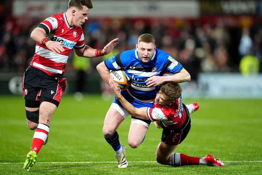 Russell kicks Bath back to the top as Gloucester lose again