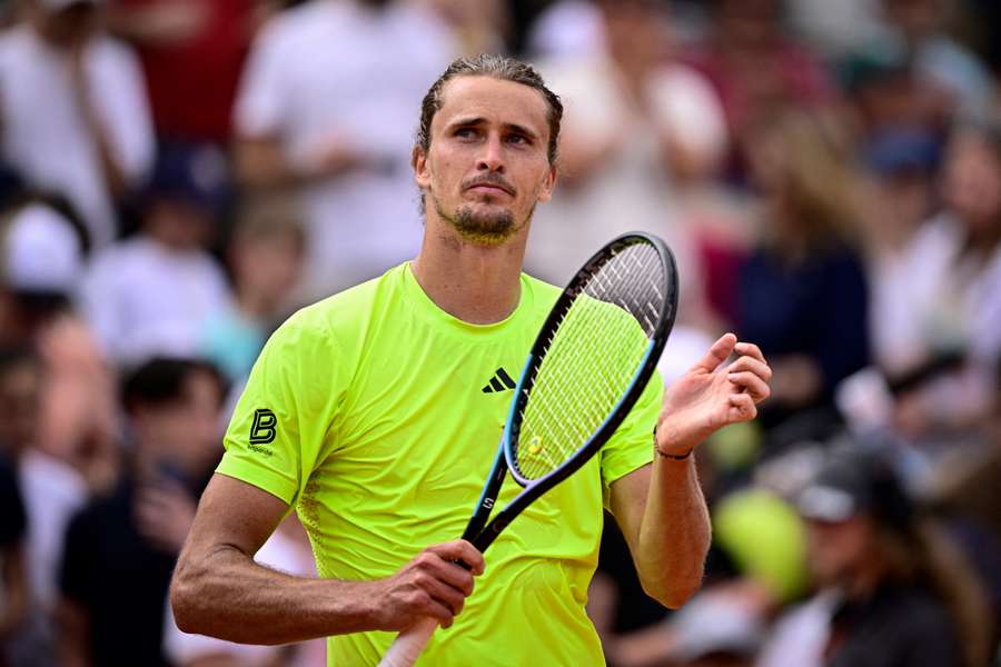 Zverev suou para avançar em Roland Garros