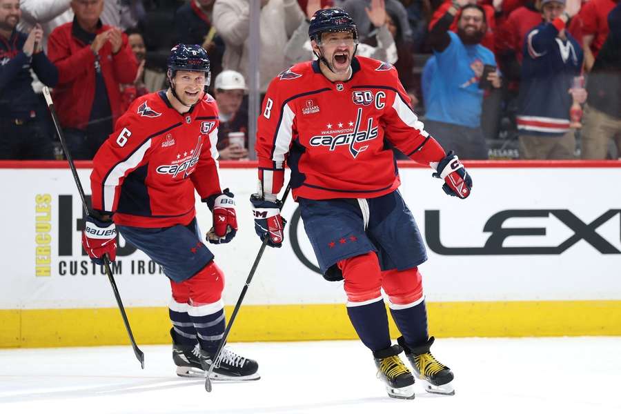 Hat-trick Owieczkina i wygrana Washington Capitals, 39-latek coraz bliżej Gretzky'ego