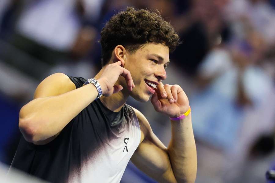 Ben Shelton po duelu s Carlosem Alcarazem na US Open 2026. Ben Shelton po duelu s Carlosem Alcarazem na US Open 2026.