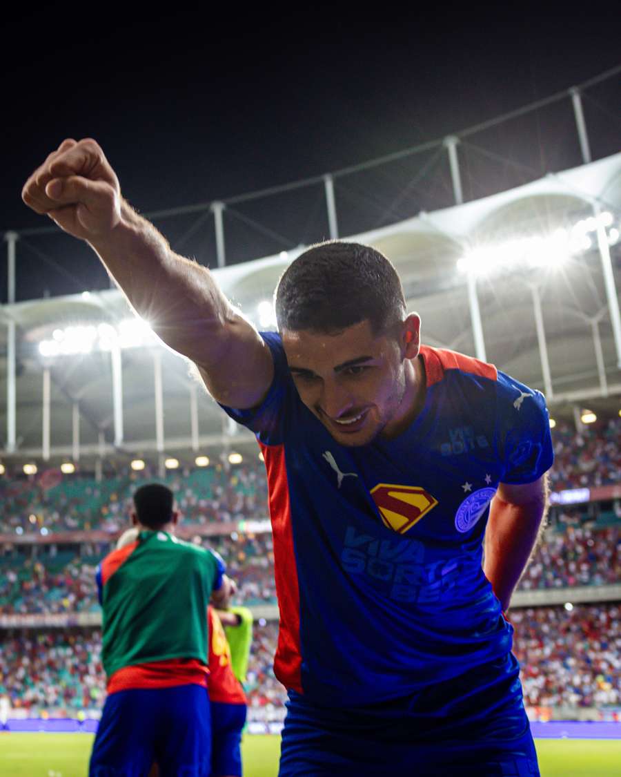 Michel Araújo fez o gol da vitória do Bahia no apagar das luzes