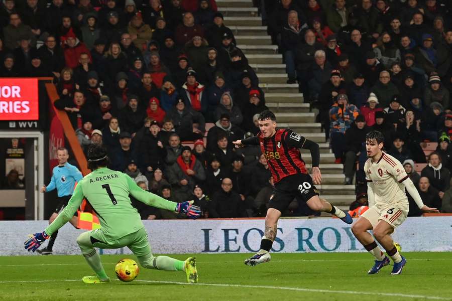 Álex Jiménez zvyšoval proti Liverpoolu na 2:0.