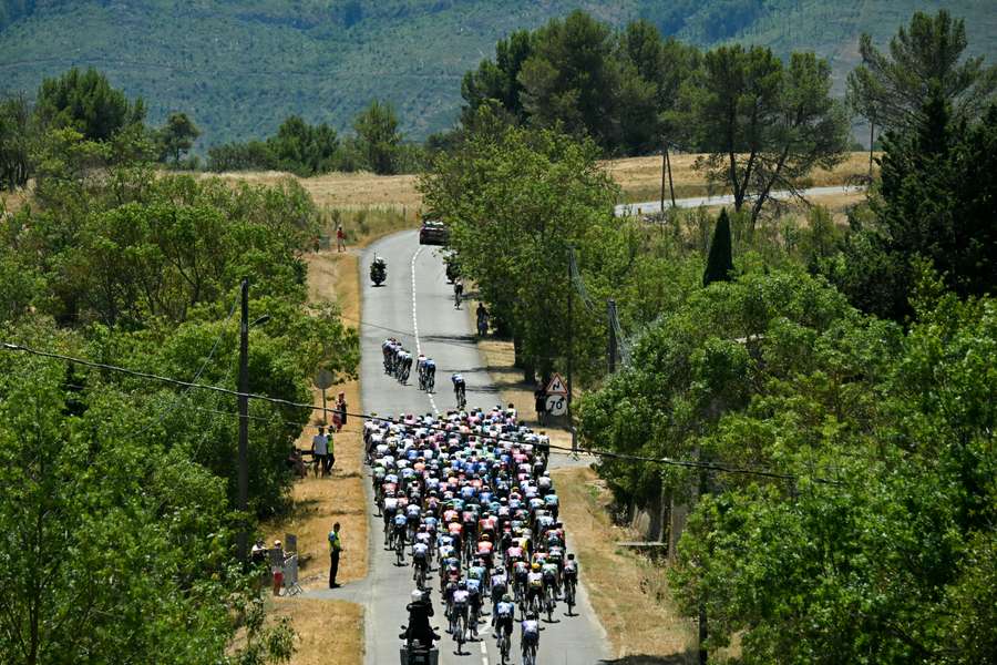 Le peloton du Tour ce mardi. Le peloton du Tour ce mardi.