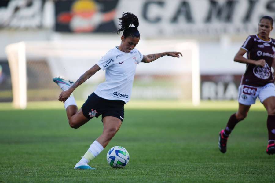 Corinthians vai em busca do 5° título