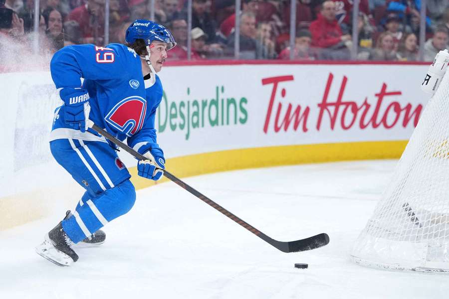 Girard sa sťahuje do Pittsburghu.