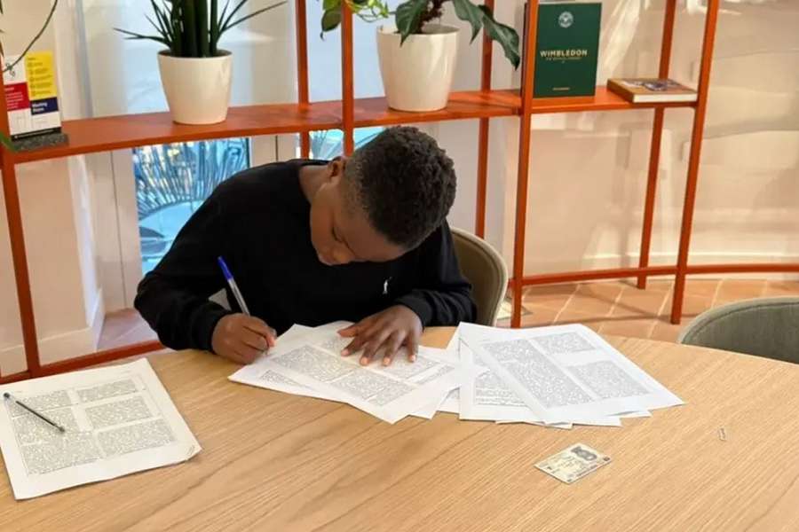 Nike obține un contract cu Destiny Kosiso, juniorul de 12 ani de la Barcelona