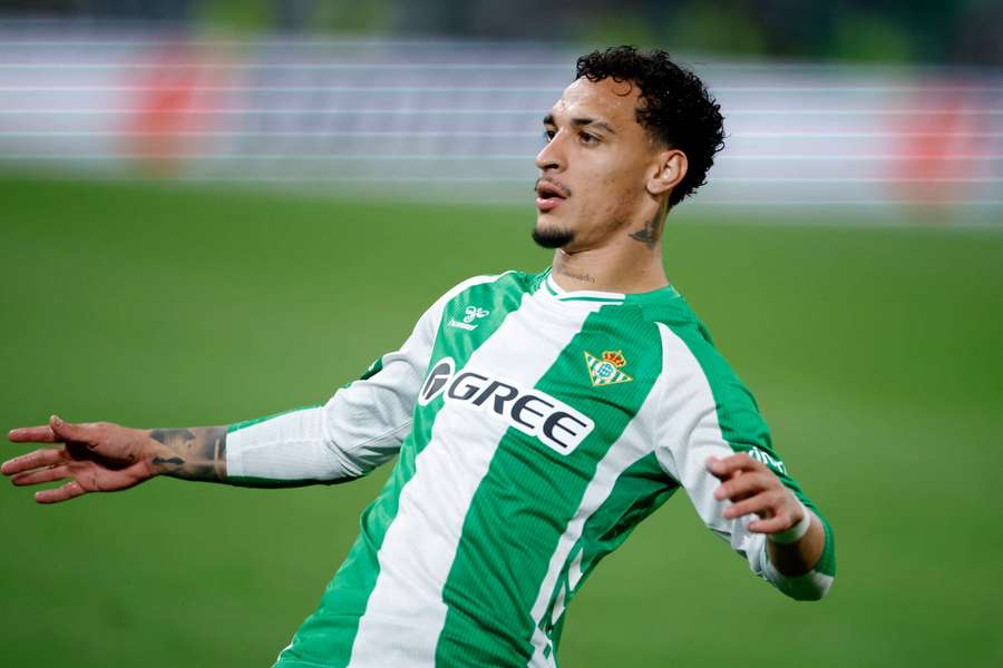 Antony celebra un gol