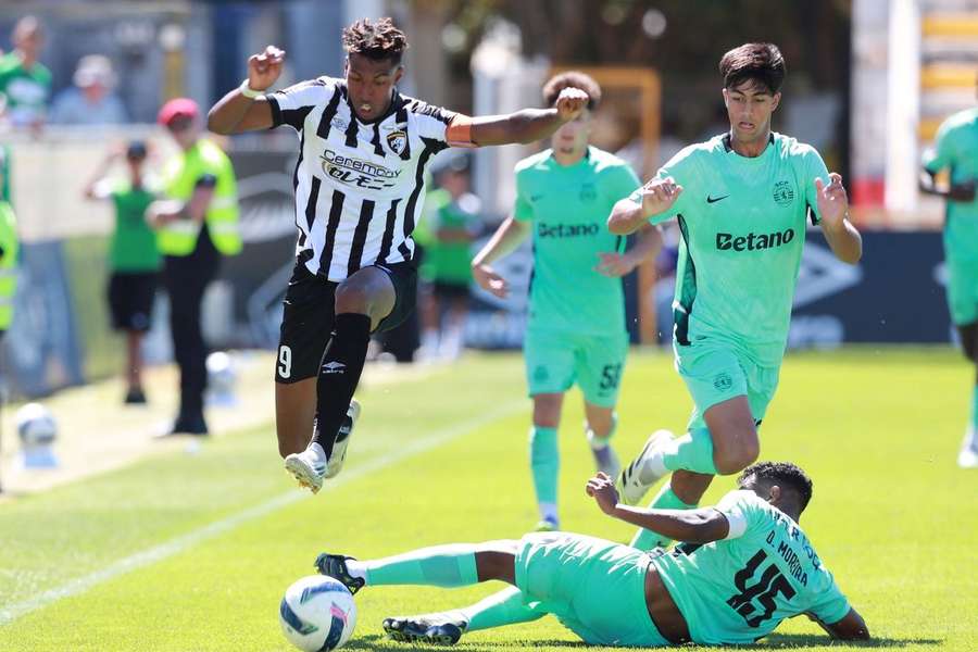 Tamble subiu a pulso até ao futebol profissional Tamble subiu a pulso até ao futebol profissional