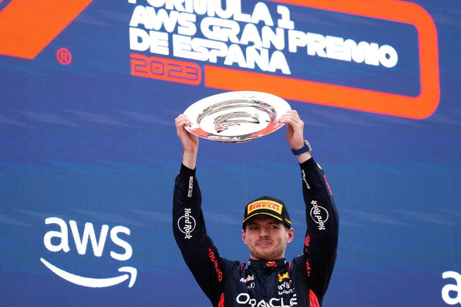 Verstappen comemora a vitória no GP da Espanha