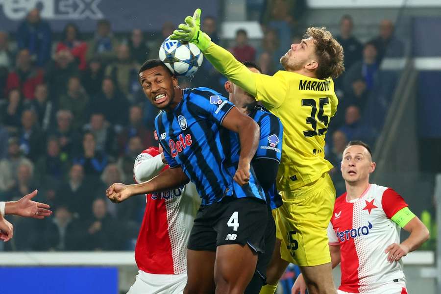 Hrdinou Slavie byl při utkání Ligy mistrů v Bergamu brankář Jakub Markovič.