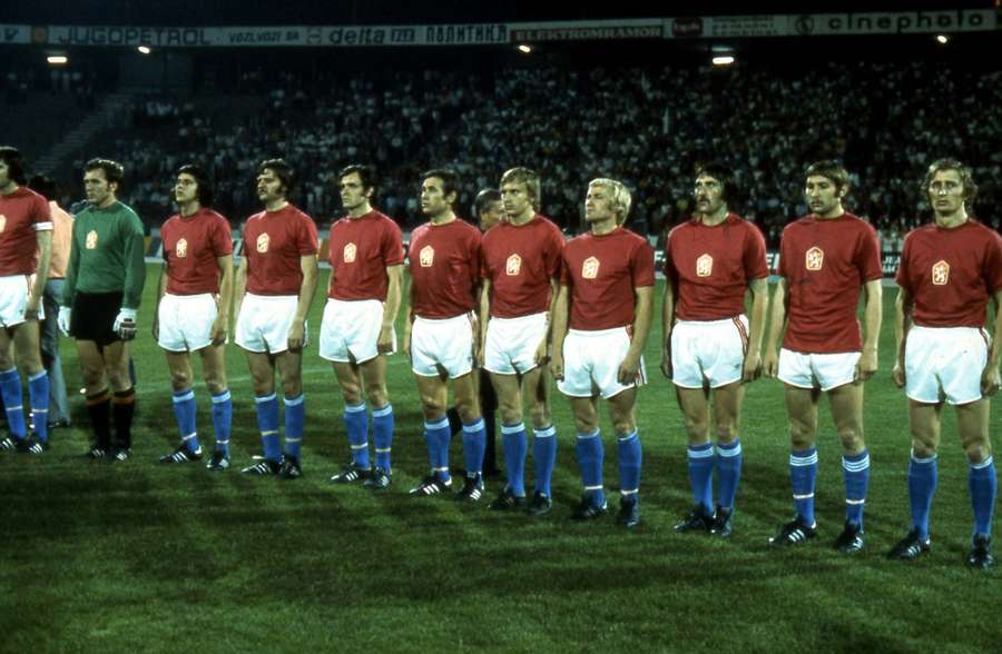 Anton Ondruš, Ivo Viktor, Karol Dobiaš, Jozef Čapkovič, Marián Masný, Jozef Móder, Ján Švehlík, Pivarník, Antonín Panenka, Zdeněk Nehoda, Koloman Gögh. Anton Ondruš, Ivo Viktor, Karol Dobiaš, Jozef Čapkovič, Marián Masný, Jozef Móder, Ján Švehlík, Pivarník, Antonín Panenka, Zdeněk Nehoda, Koloman Gögh.
