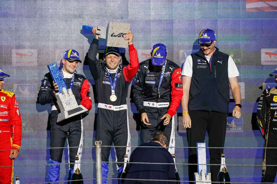 BMW sur le podium après la victoire ce dimanche.