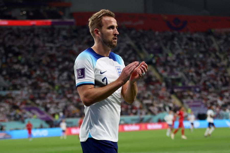 Kane trains with England, despite ankle scan