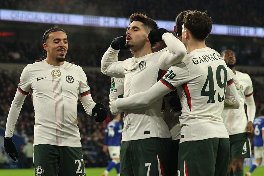 Pedro Neto festeja pelo Chelsea