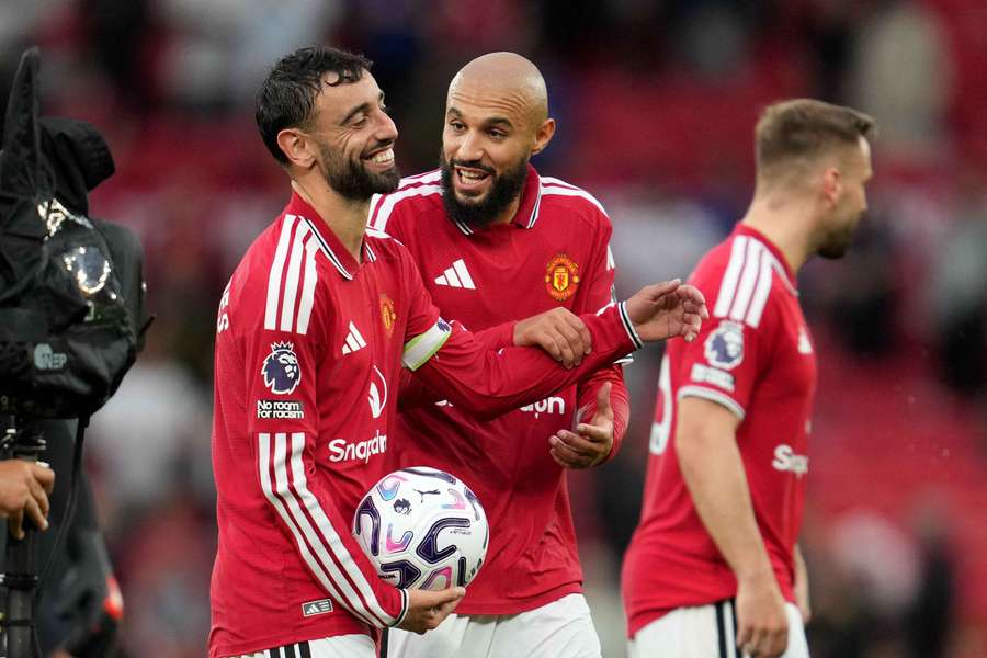 Manchester United se ressaisit contre Ipswich avec un triplé de Bruno Fernandes