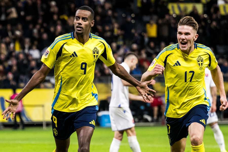 Isak und Gyökeres jubeln