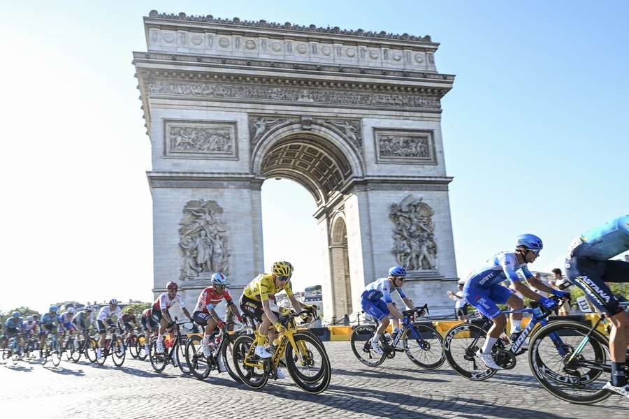 Le 23 juillet 2023 se déroulera la traditionnelle étape sur les Champs-Élysées à Paris. 