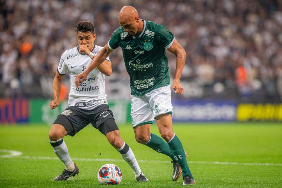 Corinthians vira pra cima do Guarani e assume liderança do Grupo C do Paulistão