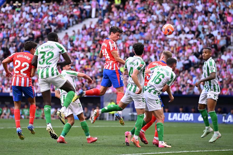 Le Normand remata a la red el 2-0 del Atleti