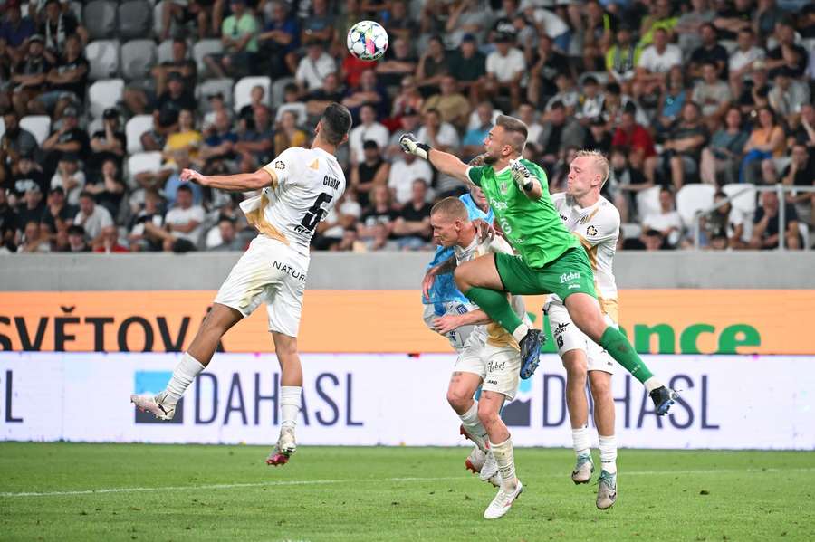 Adeptos checos já tinham saudades de ver o futebol nacional