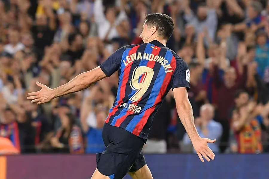 Lewandowski é o novo goleador do Barcelona