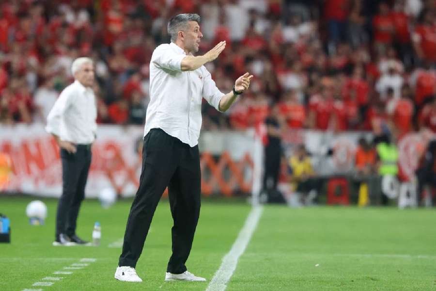 Paulo Pezzolano não conseguiu fazer o Inter ter poder de reação na temporada