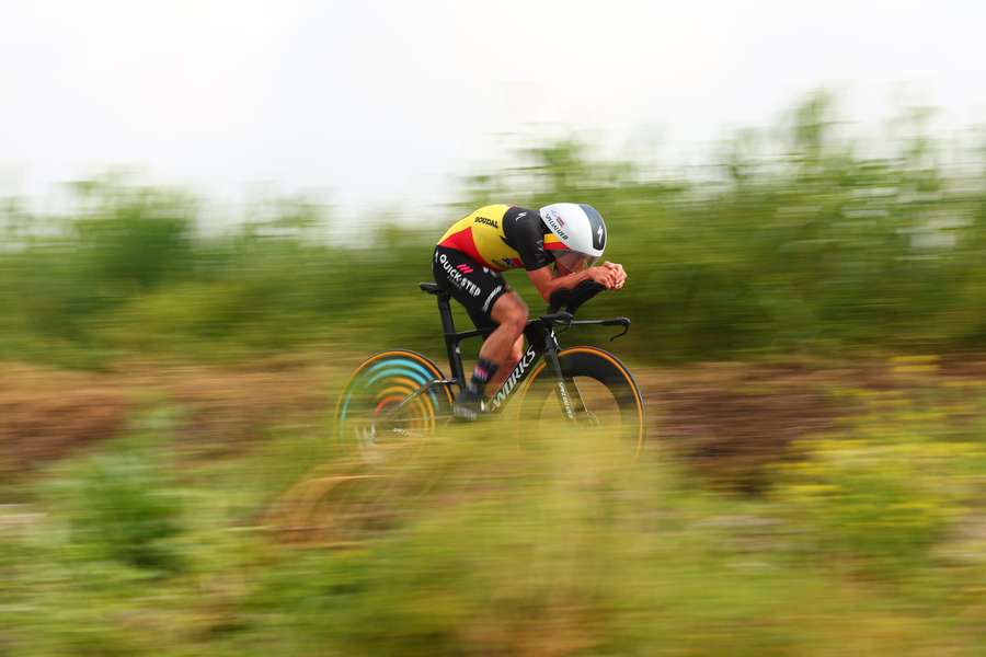 Evenepoel rides through the ninth stage in Italy