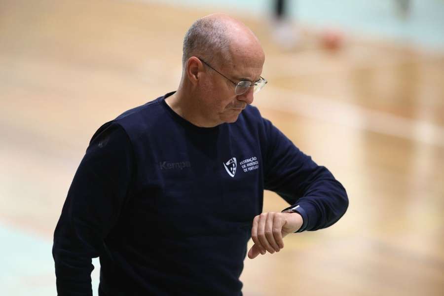 José António Silva, selecionador português de andebol feminino José António Silva, selecionador português de andebol feminino
