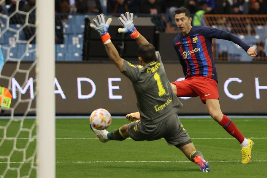 Lewandowski strzela, Ter Stegen broni, w niedzielę El Clásico!