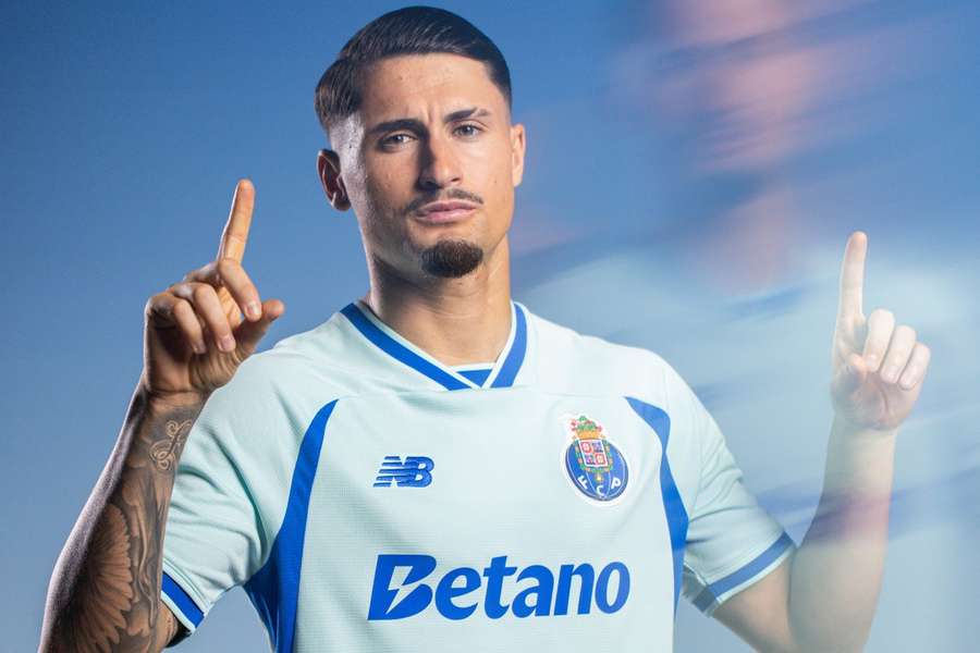 O terceiro equipamento dos dragões
