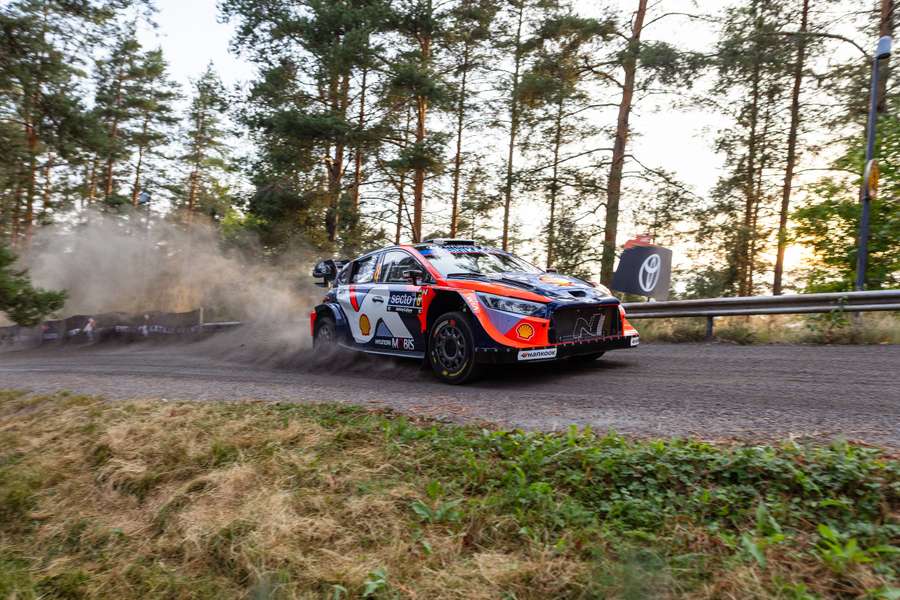 Tänak, primer líder del rally de Finlandia