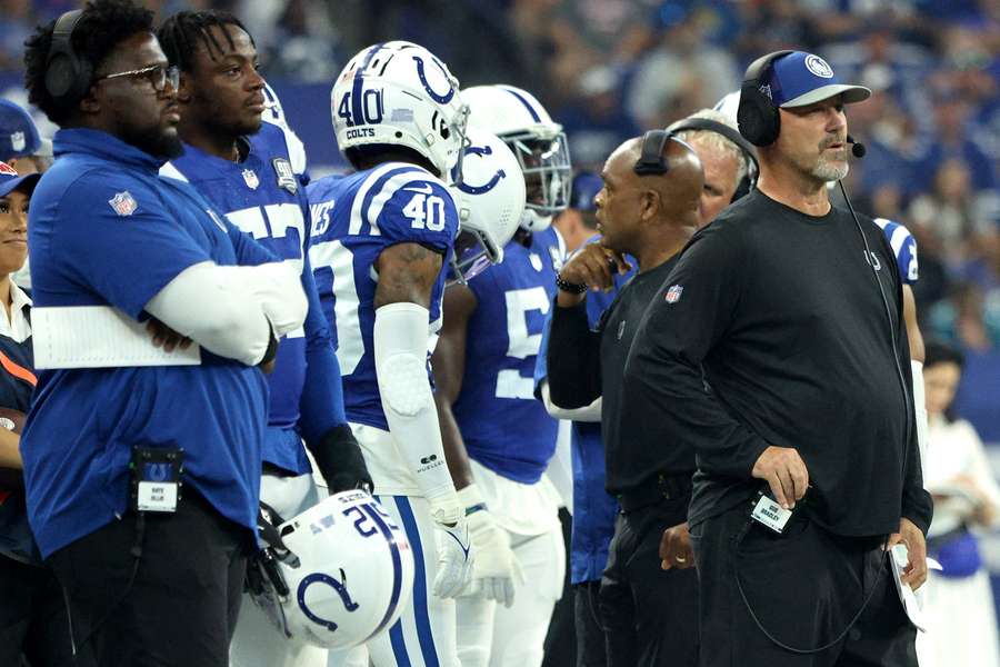 Indianapolis Colts defensive coordinator Gus Bradley (right) on the sidelines during a game