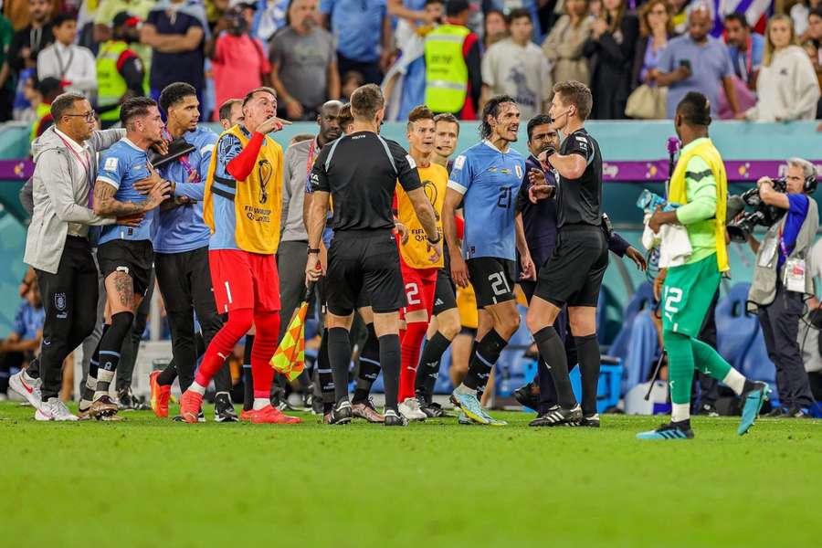Hráči Uruguaja neudržali emócie na uzde.
