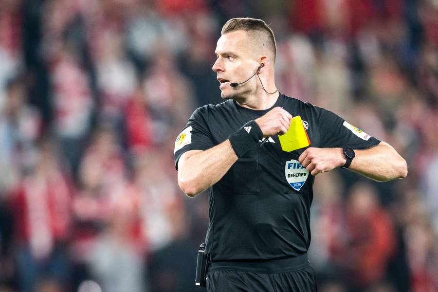 Klíčový souboj o záchranu mezi Duklou a Ostravou bude řídit sudí Rouček Klíčový souboj o záchranu mezi Duklou a Ostravou bude řídit sudí Rouček
