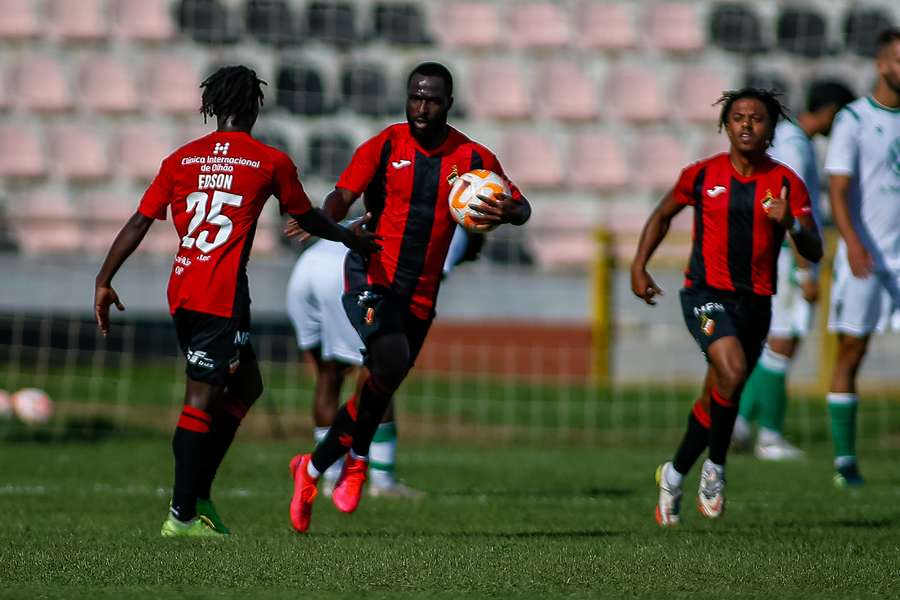 O Olhanense vai disputar as competições da Associação de Futebol do Algarve na próxima temporada