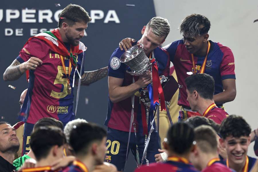 Dani Olmo besa la Supercopa