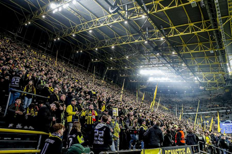 Dortmunds 'Gelbe Wand' is een beroemd voorbeeld van een staantribune