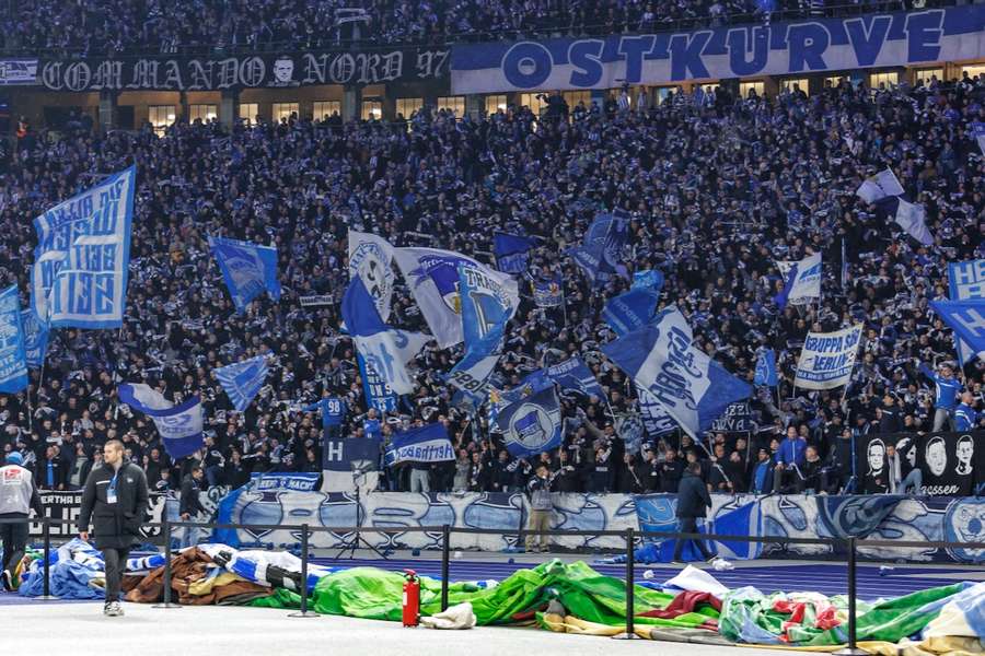 Mais de 70 mil foram ao jogo entre Hertha e Hamburgo em Berlim Mais de 70 mil foram ao jogo entre Hertha e Hamburgo em Berlim