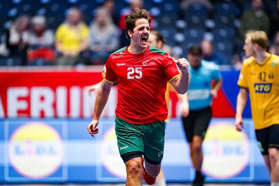 António Areia celebra por Portugal