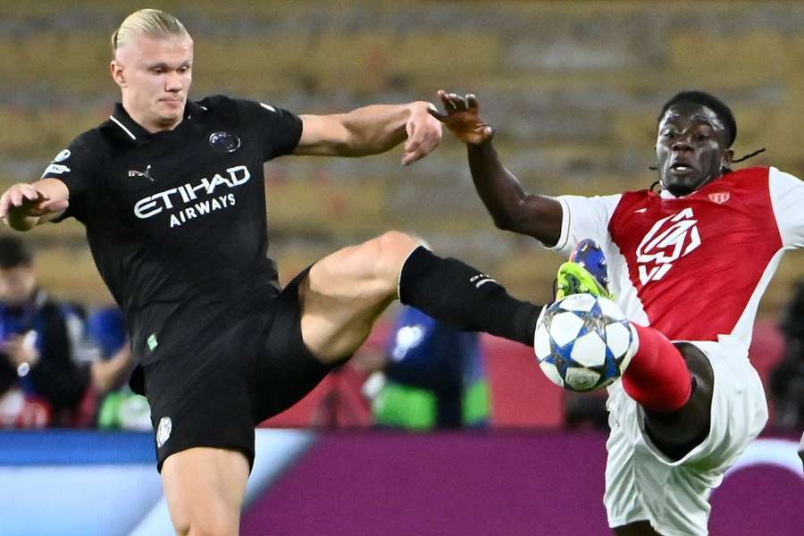 Haaland marcou duas vezes, mas o Monaco conseguiu buscar o empate